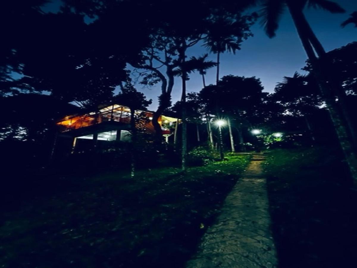 Villa Kuruva Shoreline Wayanad Chegat